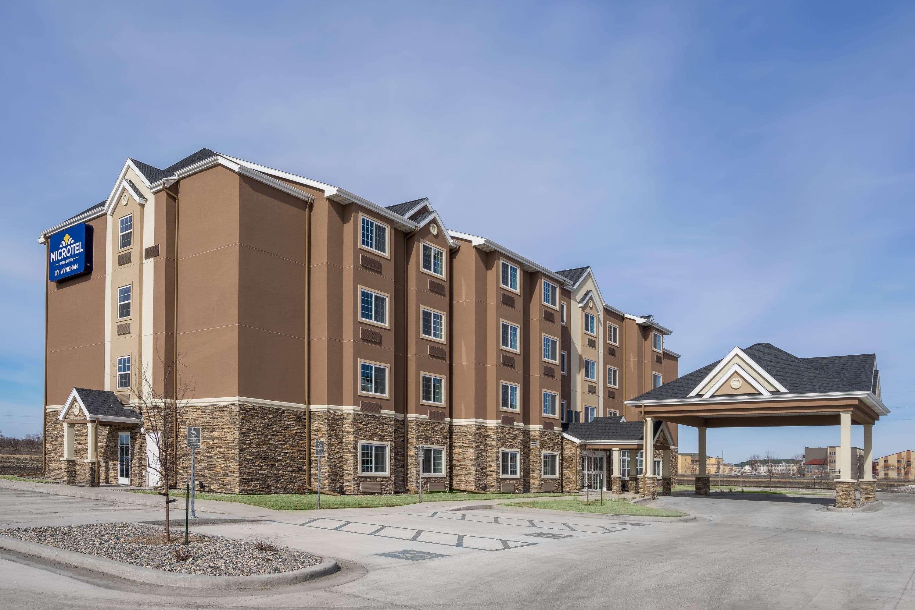 Microtel Inn & Suites By Wyndham Moorhead Fargo Area Экстерьер фото